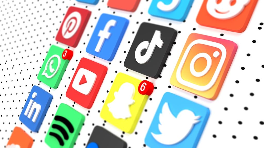 Social Media Stratégia Kisvállalkozásoknak: Lépésről Lépésre Útmutató A Nulláról